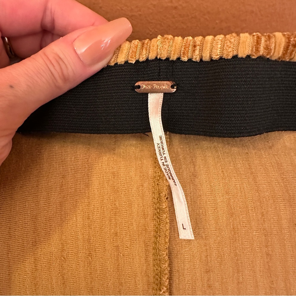 Free People pull on velvet flares - Picture 4 of 5